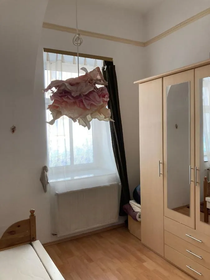 Geraumige, Funktionale, Schlichtere, Preiswerte Unterkunft Vienna 0*,