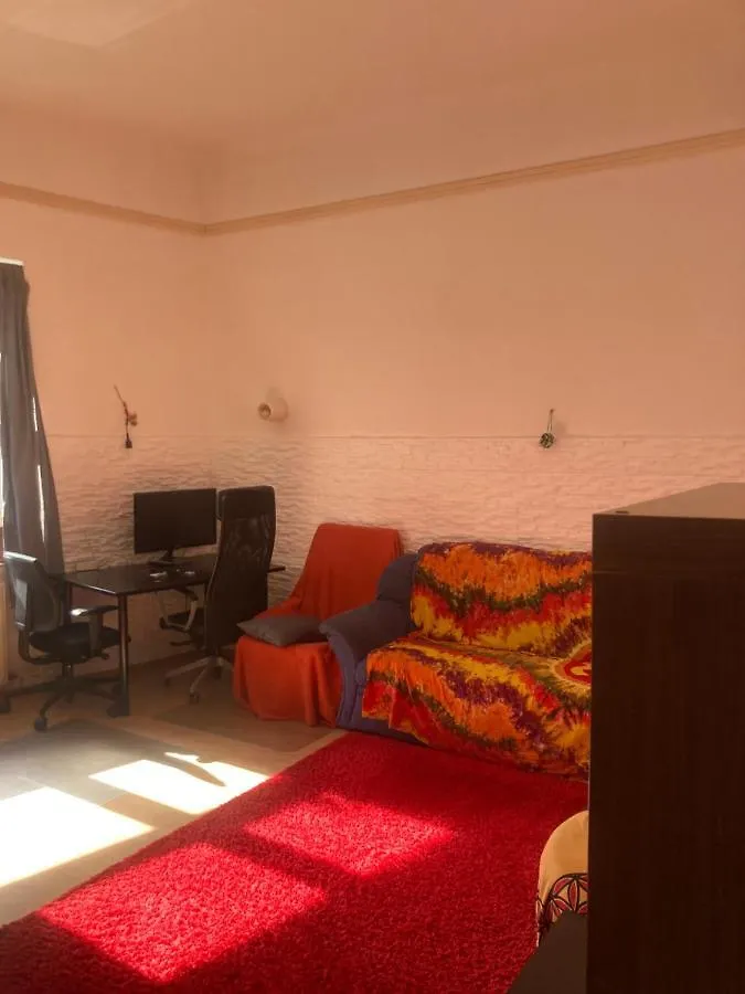 Geraumige, Funktionale, Schlichtere, Preiswerte Unterkunft Vienna Apartment
