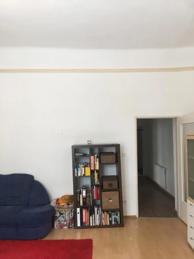 Geraumige, Funktionale, Schlichtere, Preiswerte Unterkunft Vienna 0*,  Austria
